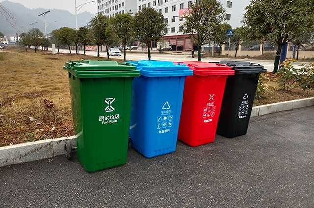 240L環(huán)衛(wèi)垃圾桶.jpg 240L環(huán)衛(wèi)垃圾桶.jpg