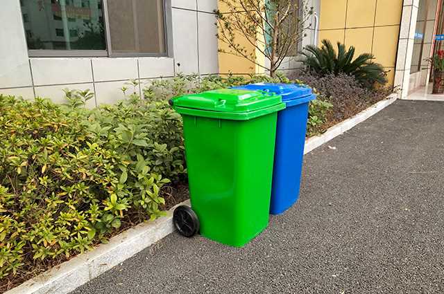 100L環(huán)衛(wèi)垃圾桶.jpg 100L環(huán)衛(wèi)垃圾桶.jpg