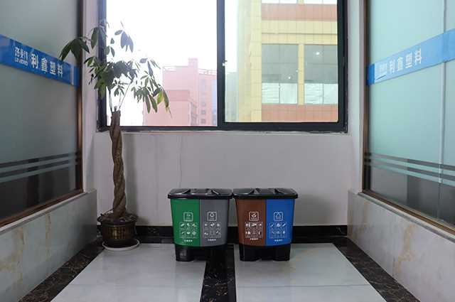40L環(huán)衛(wèi)垃圾桶.jpg 40L環(huán)衛(wèi)垃圾桶.jpg
