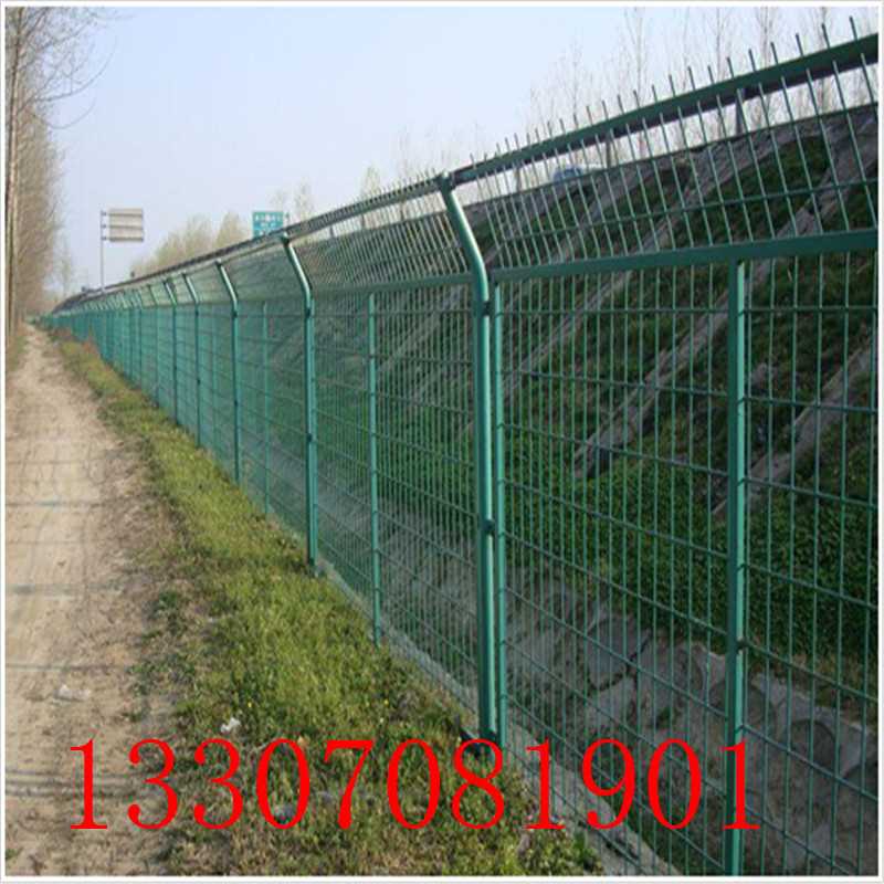 公路護(hù)欄網(wǎng)111.jpg 公路護(hù)欄網(wǎng)111.jpg