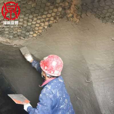 管道設(shè)備專用耐磨陶瓷涂料 耐磨搗打料 廠家可施工