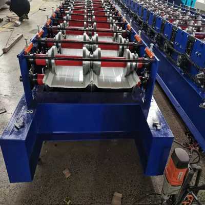 興和壓瓦機現貨820角馳壓瓦機/現貨全自動c型鋼機