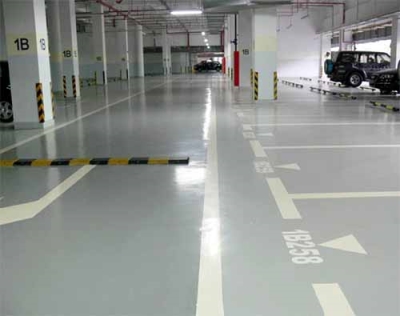 朗科聚脲廠家供應體育場地坪漆噴涂聚脲地坪防水涂料