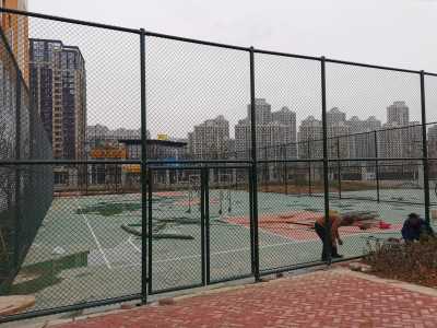 學校操場 排球場隔離圍欄 體育場護欄網南昌市新建區生產廠家