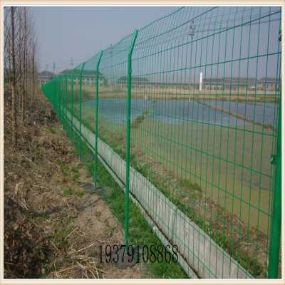 九江市九江縣廠家批發鐵絲網鐵路護欄公路護欄監獄圍網雙邊絲護欄鐵路防護欄小區圍欄