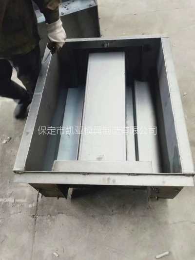 供應水泥u型槽模具價格 混凝土u型槽模具廠家批發