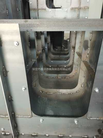 保定鑫譯德定制排水槽模具質優價廉，定制排水槽模具質量可靠，定制排水槽模具批發
