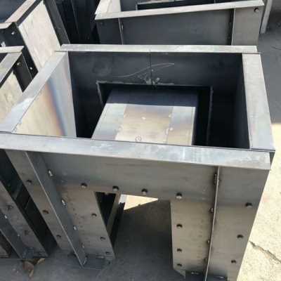 河堤U型排水槽模具廠家現貨，河岸U型排水槽模具質量堅固