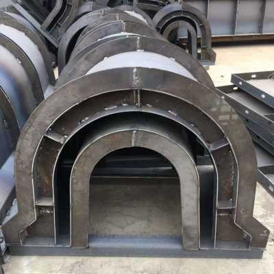 現貨出售預制流水槽模具，高速公路流水槽鋼模具價格優惠