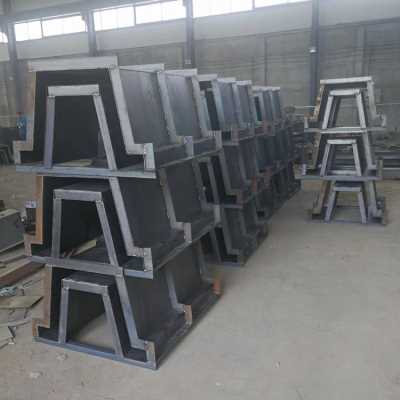邊坡U型槽模具廠家直銷，公路混凝土U型槽模具批發訂做