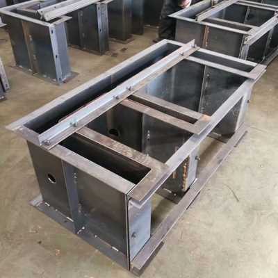 邊坡矩形槽模具優(yōu)惠加工，公路混凝土矩形槽模具出廠價(jià)格
